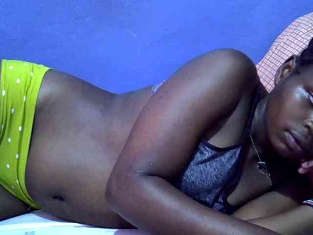 curvy-corazon webcam