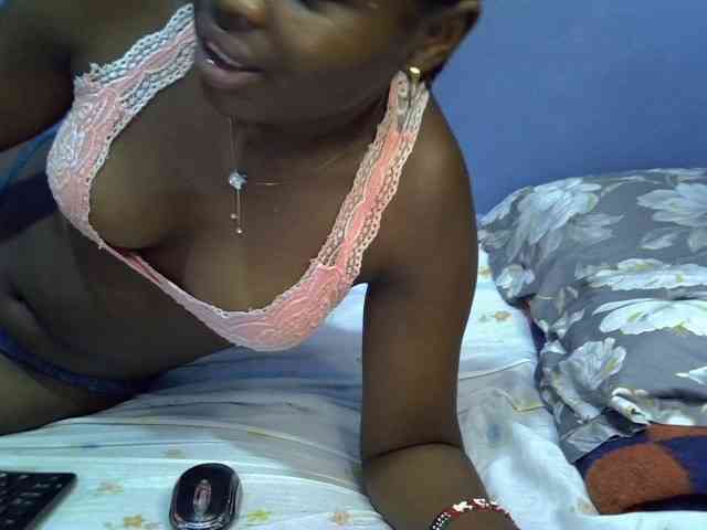 curvy-corazon webcam