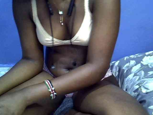 curvy-corazon webcam