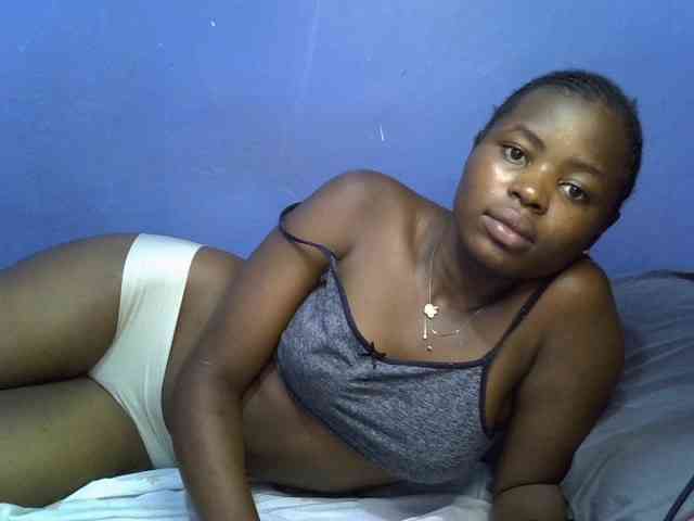 curvy-corazon webcam