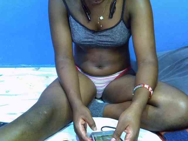 curvy-corazon webcam