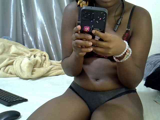 curvy-corazon webcam