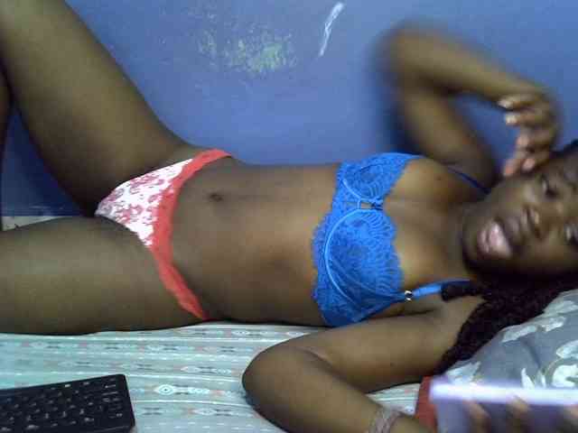 curvy-corazon webcam