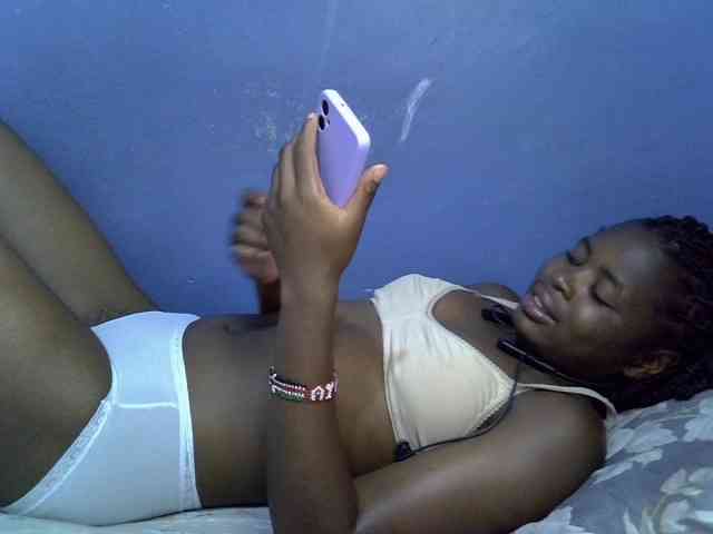 curvy-corazon webcam