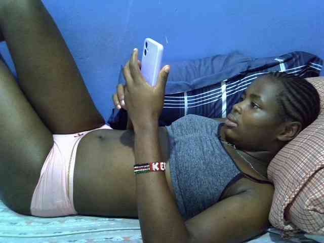 curvy-corazon webcam