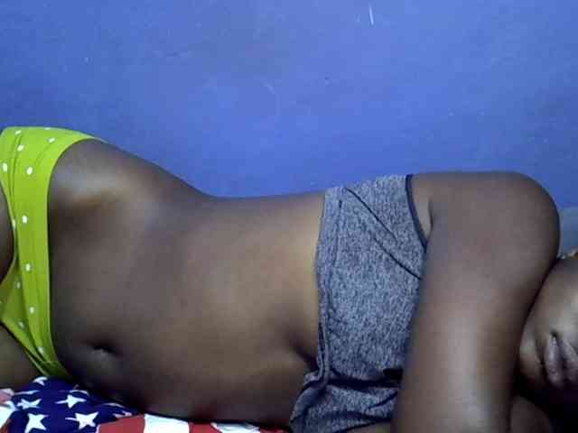 curvy-corazon webcam