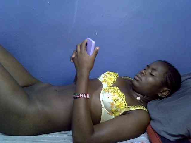 curvy-corazon webcam