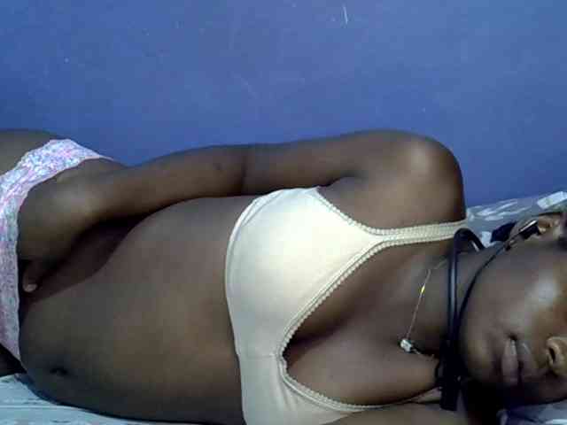 curvy-corazon webcam