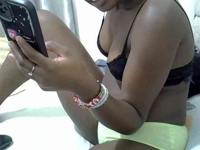 curvy-corazon webcam