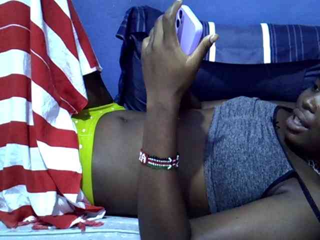 curvy-corazon webcam