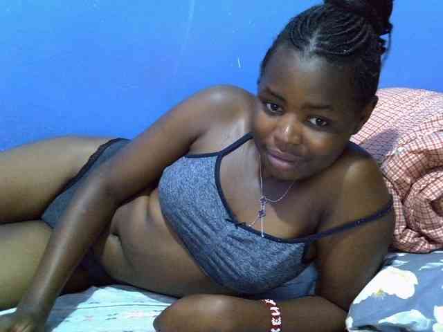 curvy-corazon webcam