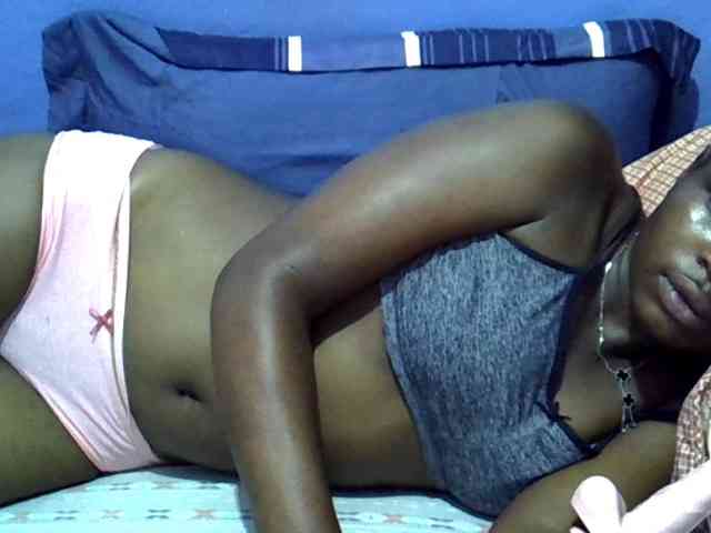 curvy-corazon webcam