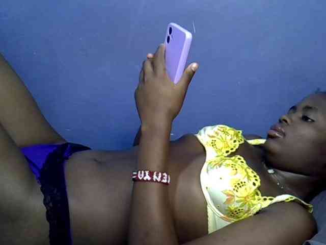 curvy-corazon webcam