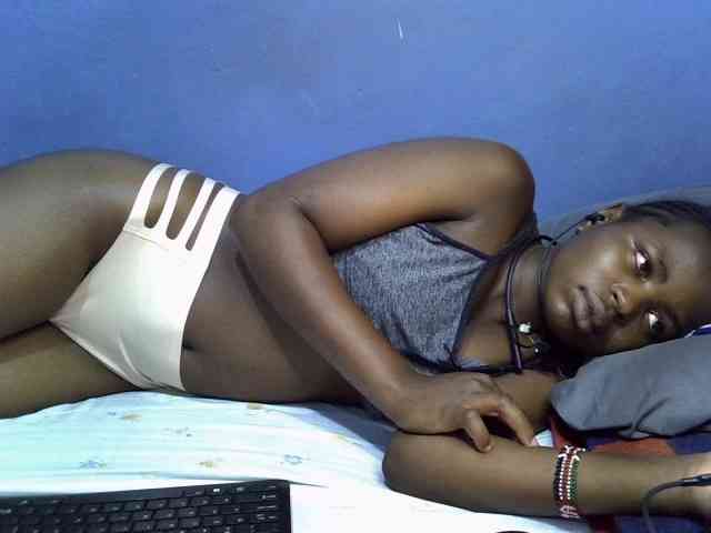 curvy-corazon webcam