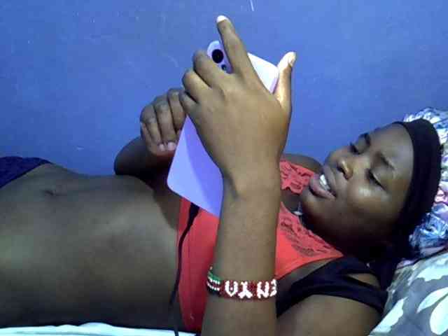 curvy-corazon webcam