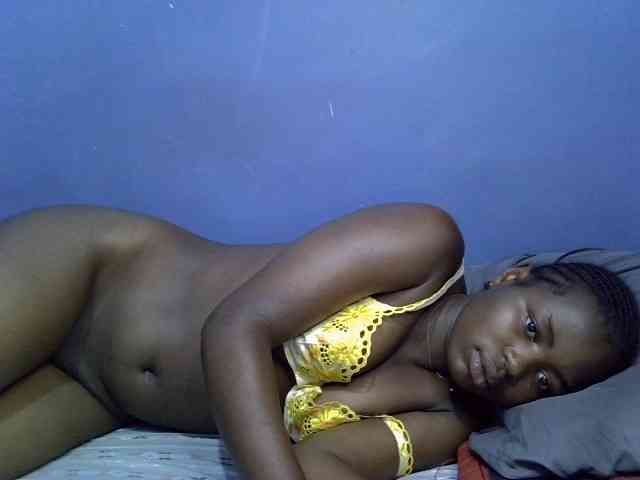 curvy-corazon webcam