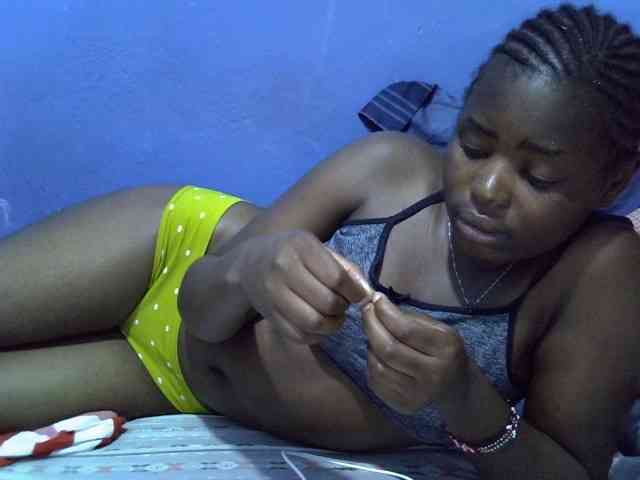 curvy-corazon webcam