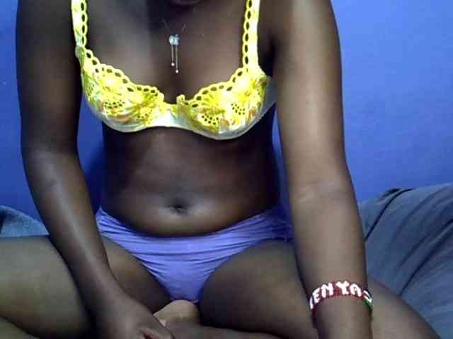 curvy-corazon webcam