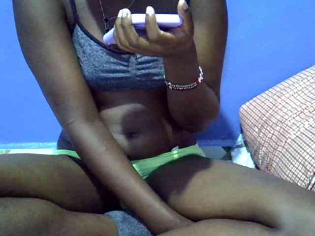 curvy-corazon webcam