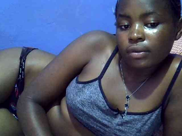 curvy-corazon webcam