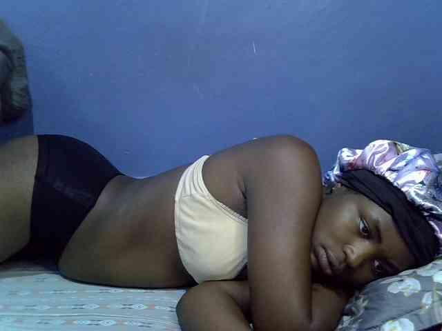 curvy-corazon webcam