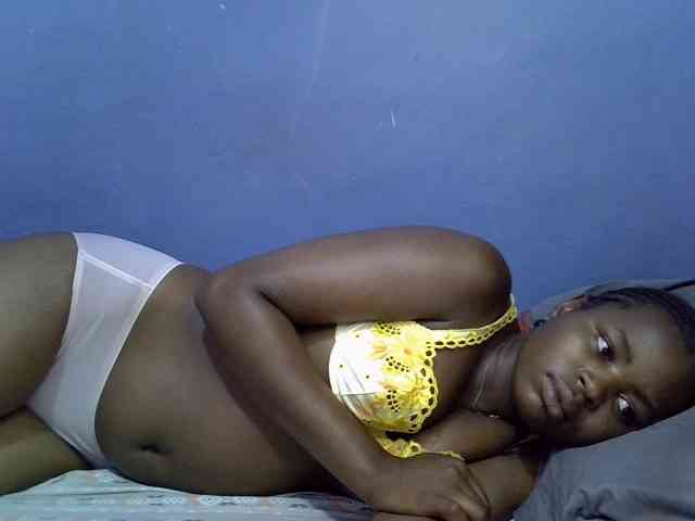 curvy-corazon webcam