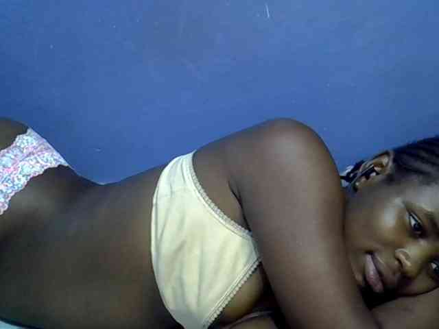 curvy-corazon webcam