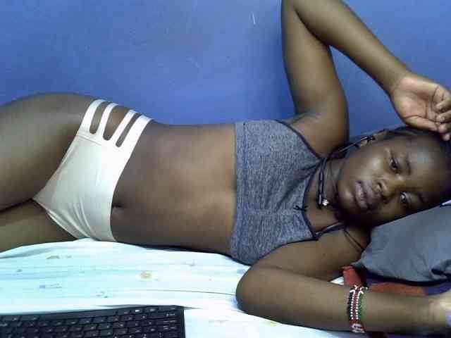 curvy-corazon webcam