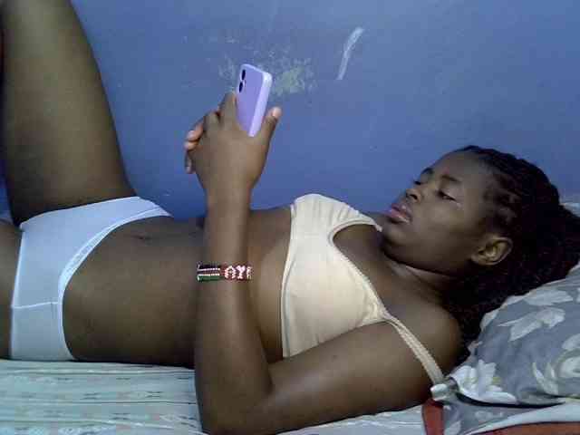 curvy-corazon webcam