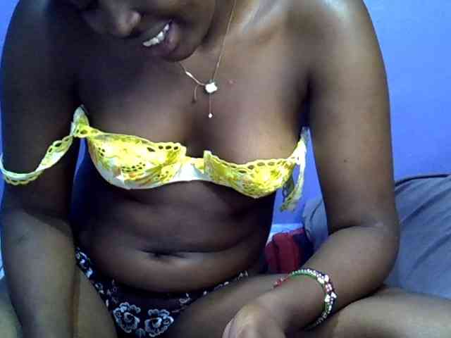 curvy-corazon webcam