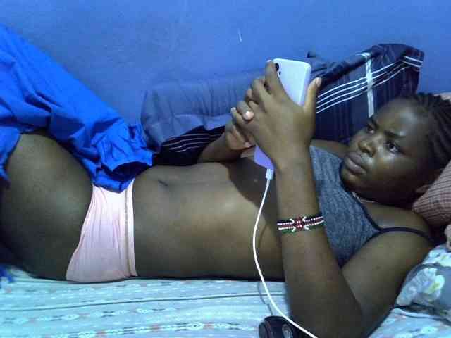 curvy-corazon webcam