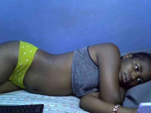 curvy-corazon webcam
