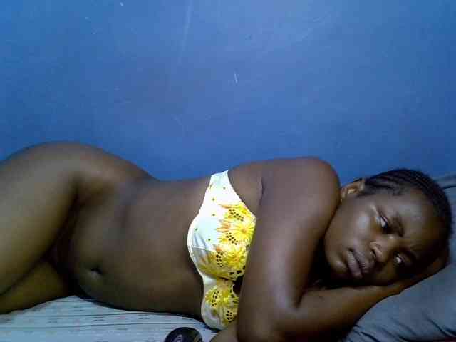 curvy-corazon webcam