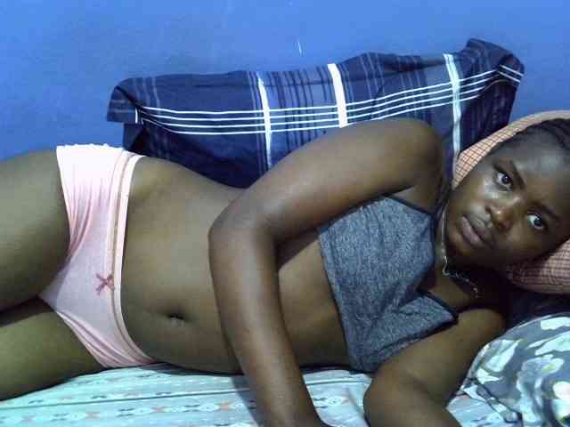 curvy-corazon webcam