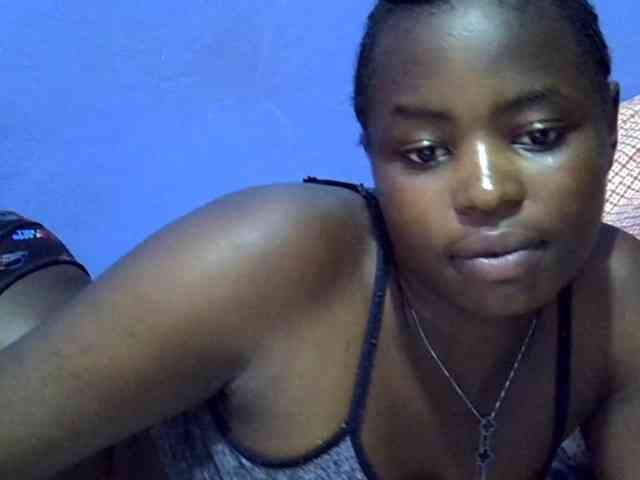 curvy-corazon webcam