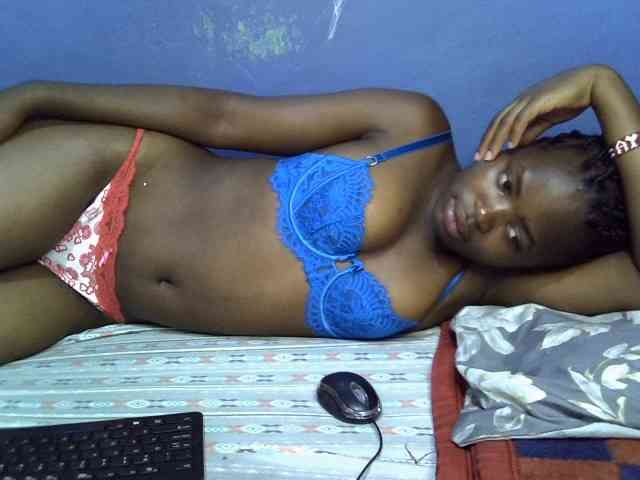 curvy-corazon webcam