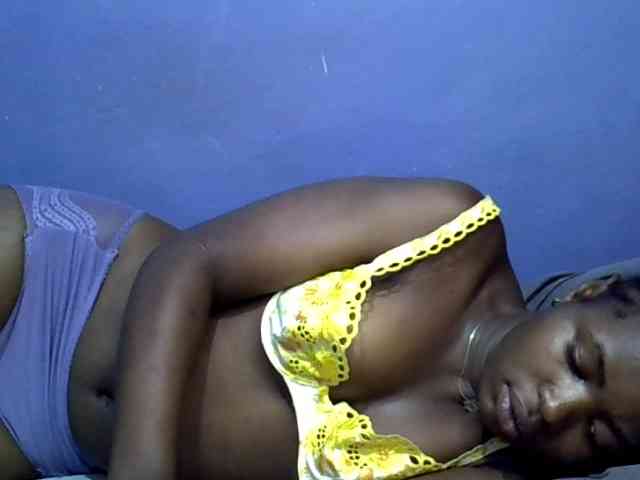 curvy-corazon webcam
