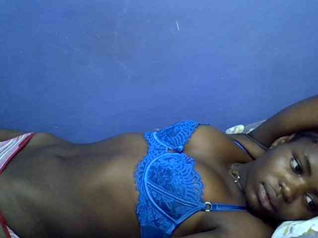 curvy-corazon webcam