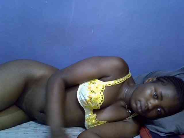 curvy-corazon webcam