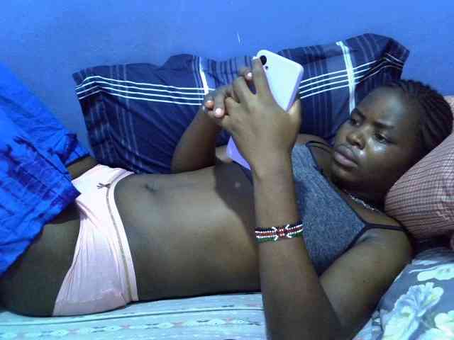 curvy-corazon webcam