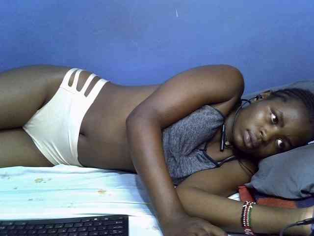 curvy-corazon webcam