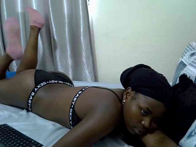 curvy-corazon webcam