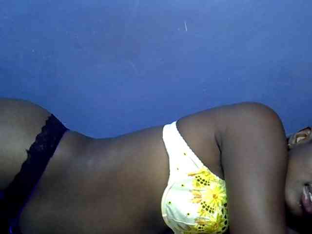 curvy-corazon webcam