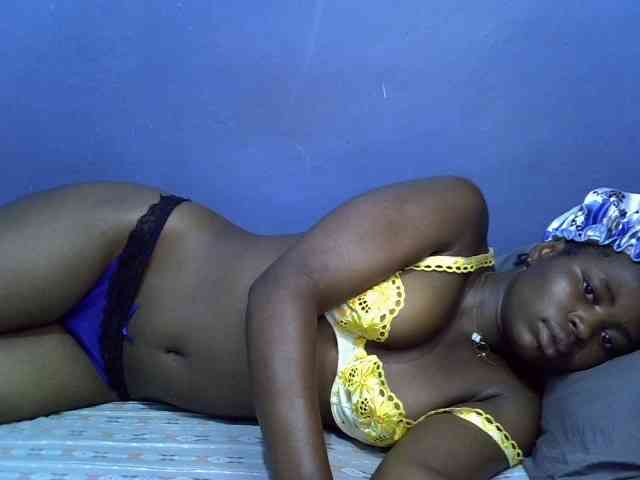 curvy-corazon webcam