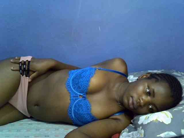 curvy-corazon webcam