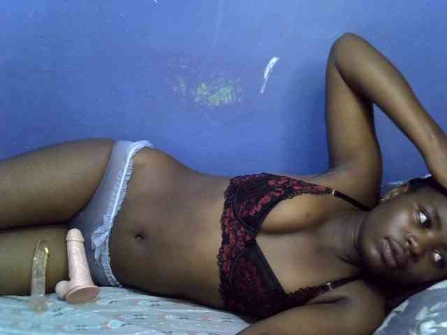 curvy-corazon webcam