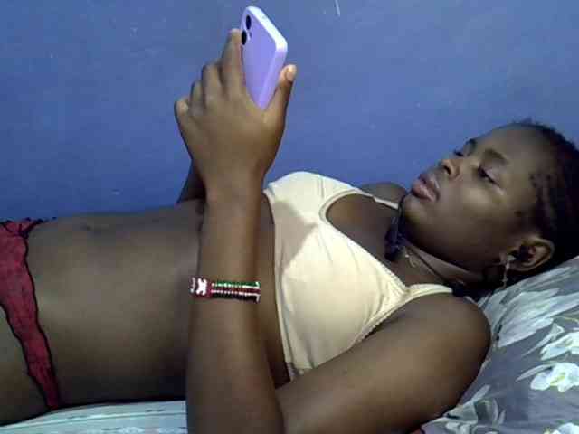 curvy-corazon webcam