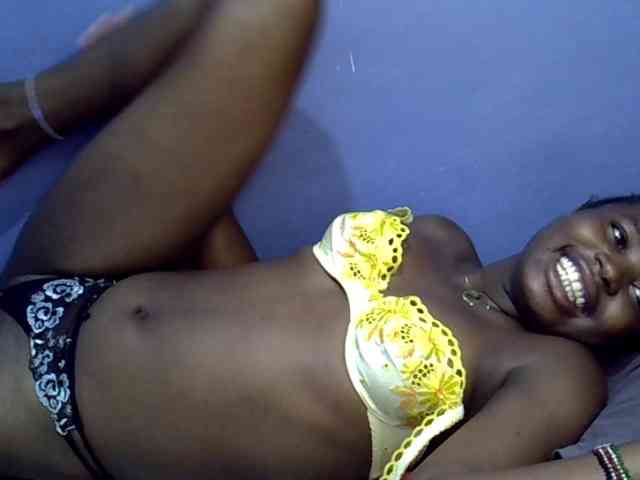 curvy-corazon webcam
