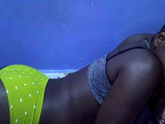 curvy-corazon webcam