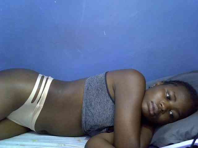 curvy-corazon webcam